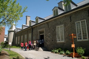 Le musée reflète les influences française, amérindienne, britannique, américaine et autres qui ont marqué Montréal